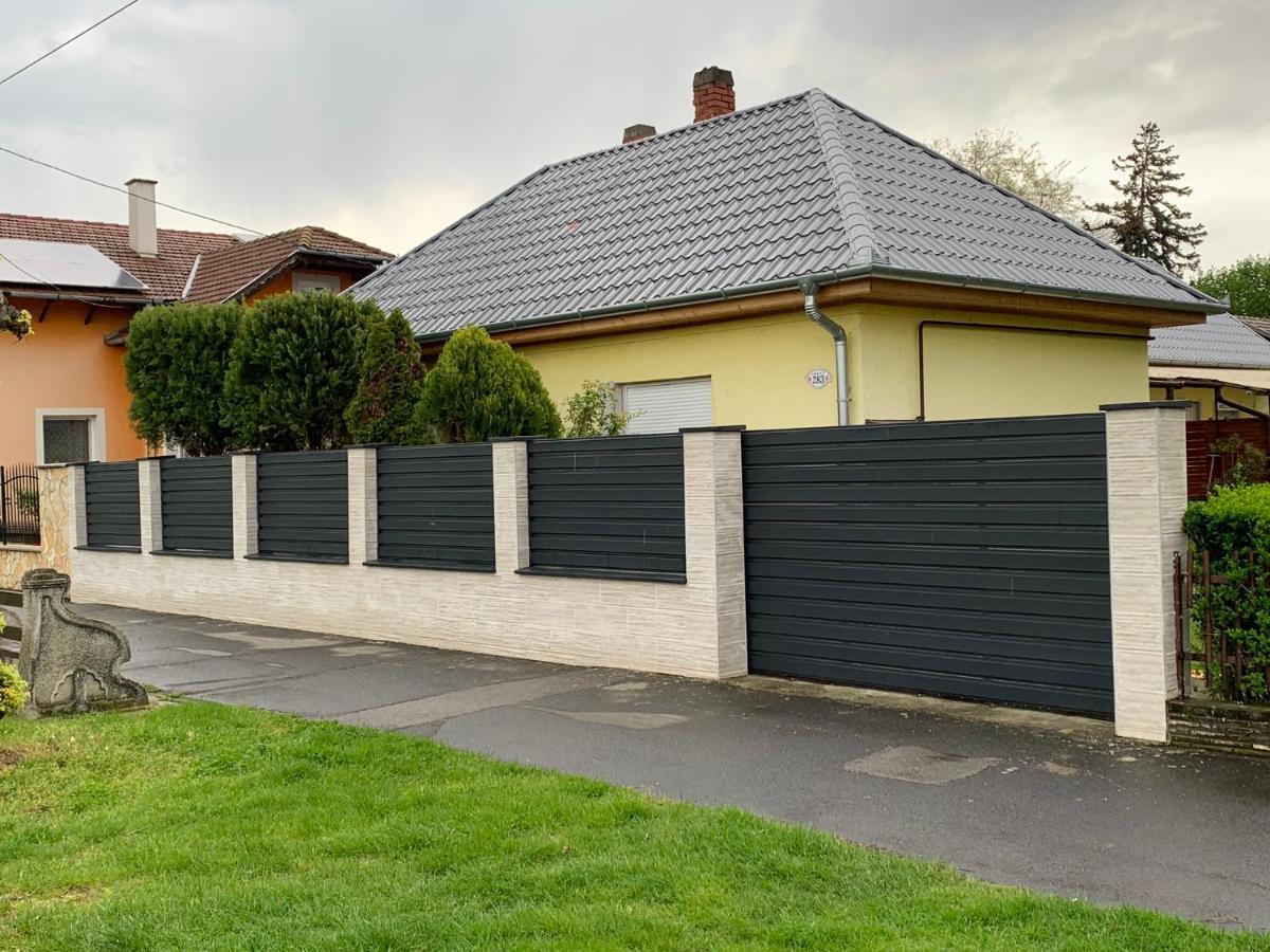 Estike Apartment Balatonlelle Exterior photo
