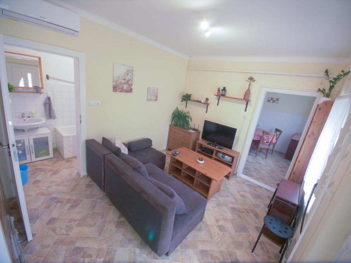 Estike Apartment Balatonlelle Exterior photo