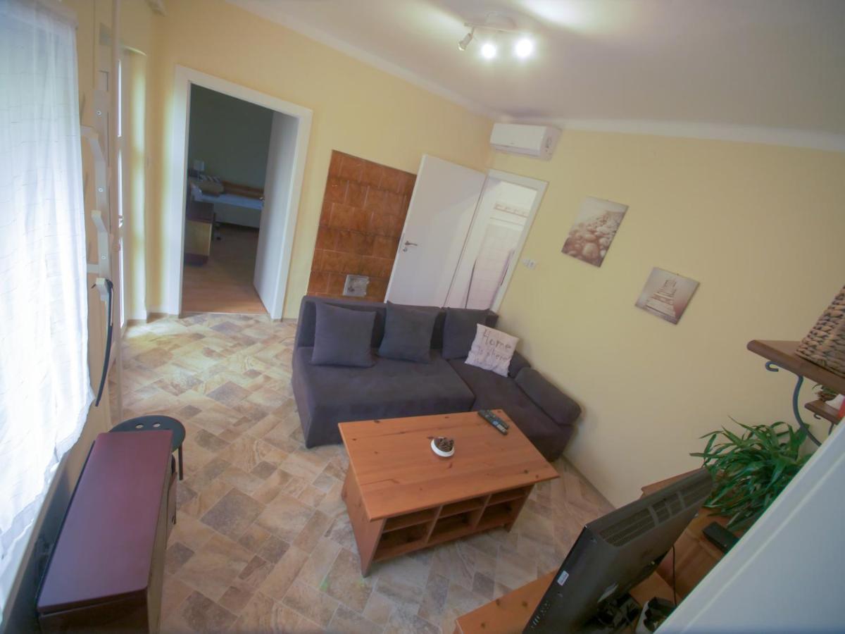 Estike Apartment Balatonlelle Exterior photo